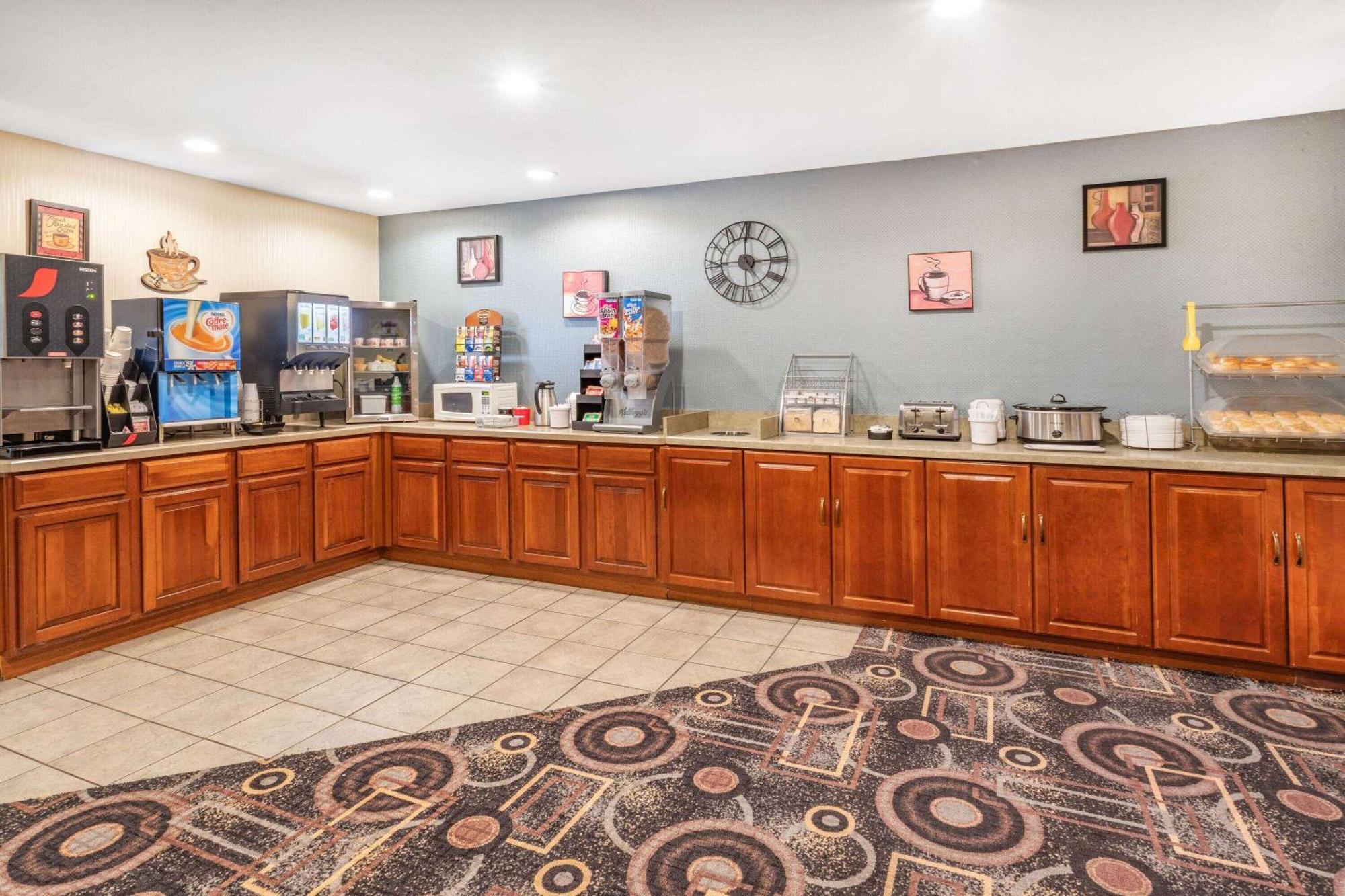 Super 8 By Wyndham Marysville/Port Huron Area Extérieur photo